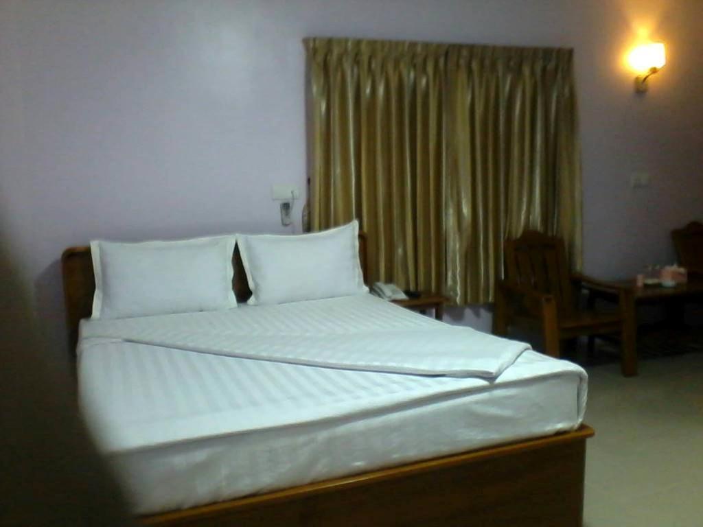Aung Tha Pyay Hotel 3 Yangon Oda fotoğraf