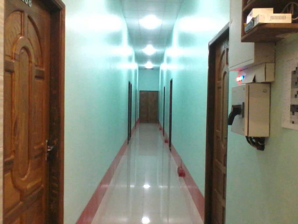 Aung Tha Pyay Hotel 3 Yangon Oda fotoğraf